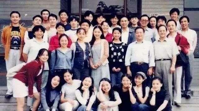 中戏北电明星班,培养影视界璀璨星辰的摇篮