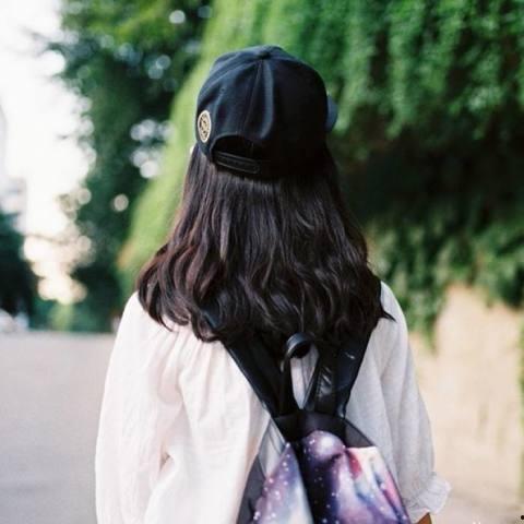 手机壳网红美女背影图片,手机壳设计灵感新潮流