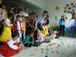 瓜州县幼儿园老师下班时间,坚守岗位，温暖守护至夕阳